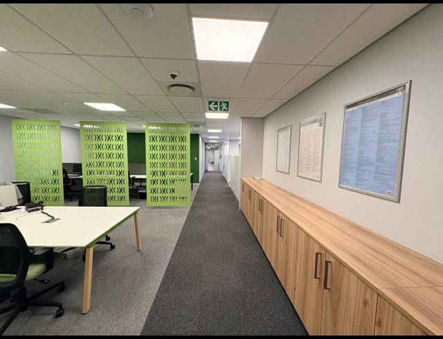 1,332M² OFFICE TO LET IN VORNA VALLEY